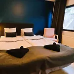 Bed & Breakfast & 3*
