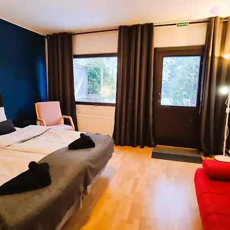 B&B &